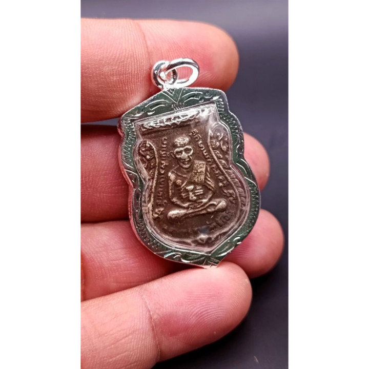 Luang Pu Thuat Wat Chang Hai Amulet Pendant