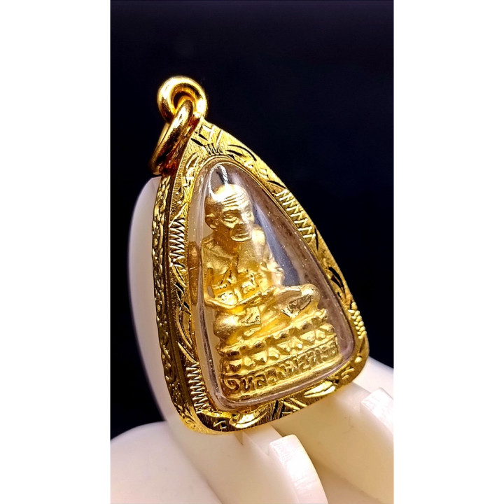 Luang Pu Thuat Wat Chang Hai Micron Gold Pendant