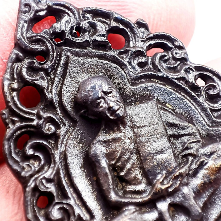 Luang Pu Tim 8-Round Medallion Amulet Copper