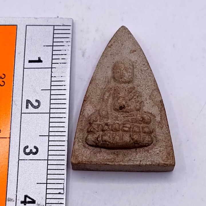 Phra Phuttho Noi Mae Chee Boon Ruean Buddha Amulet