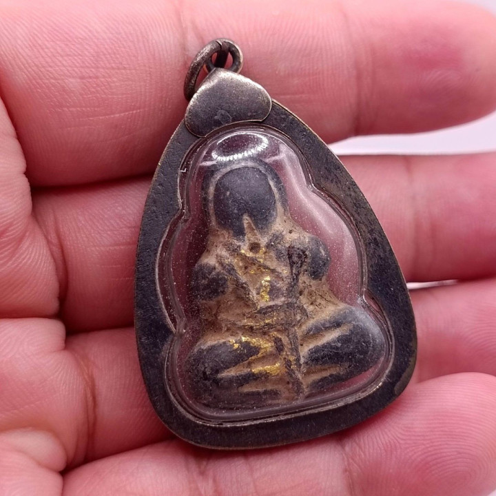 Pidta Amulet Luang Pu Iam Wat Saphan Sung